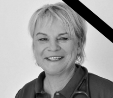 <b>† Anja Pfeiffer</b><br>Praktische Ärztin<p><i>In großer Trauer nehmen wir Abschied von unserer Freundin und Kollegin.</i></p> 